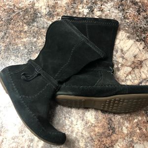 Minnetonka Moccasin Boots
